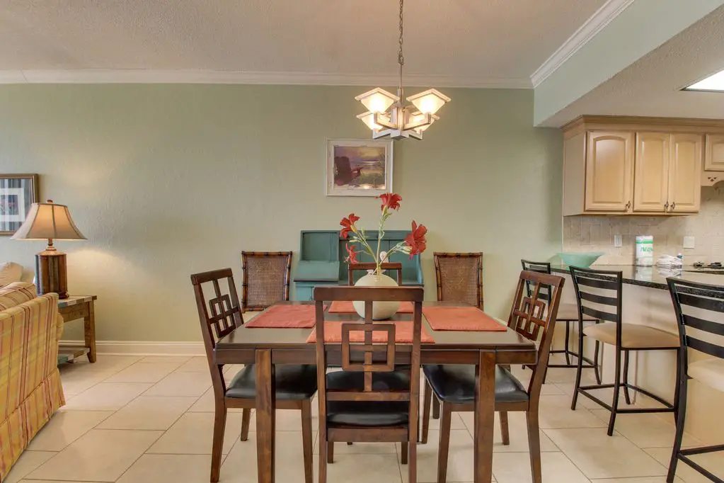 Unit 1003 Dining