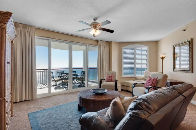E Penthouse 17C Living Room