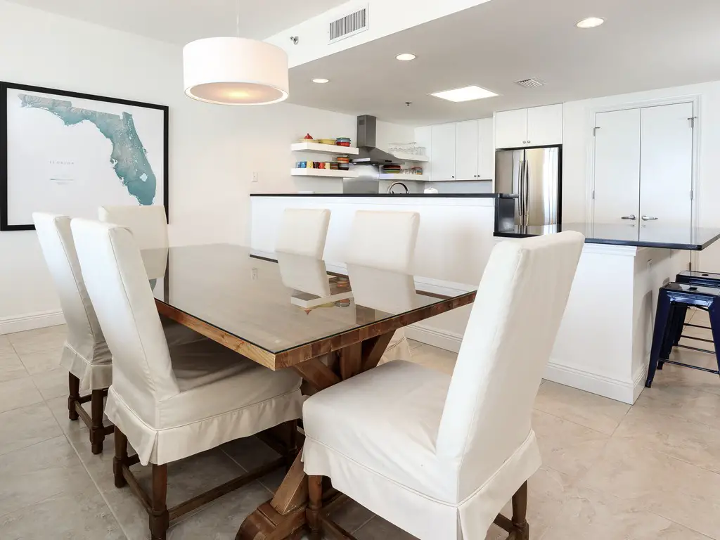 Belle Mer 903 Dining Area