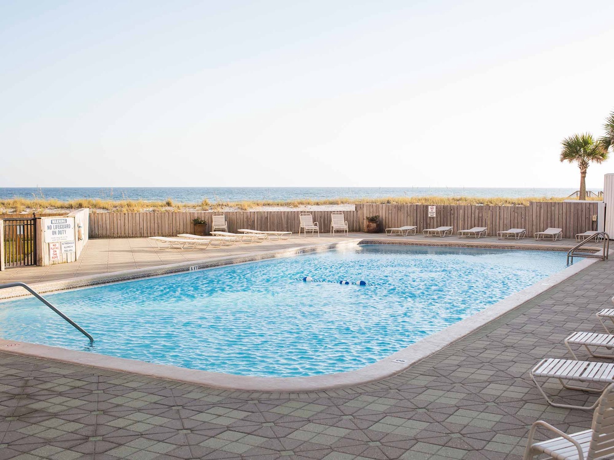 Navarre Towers Swimming Pool