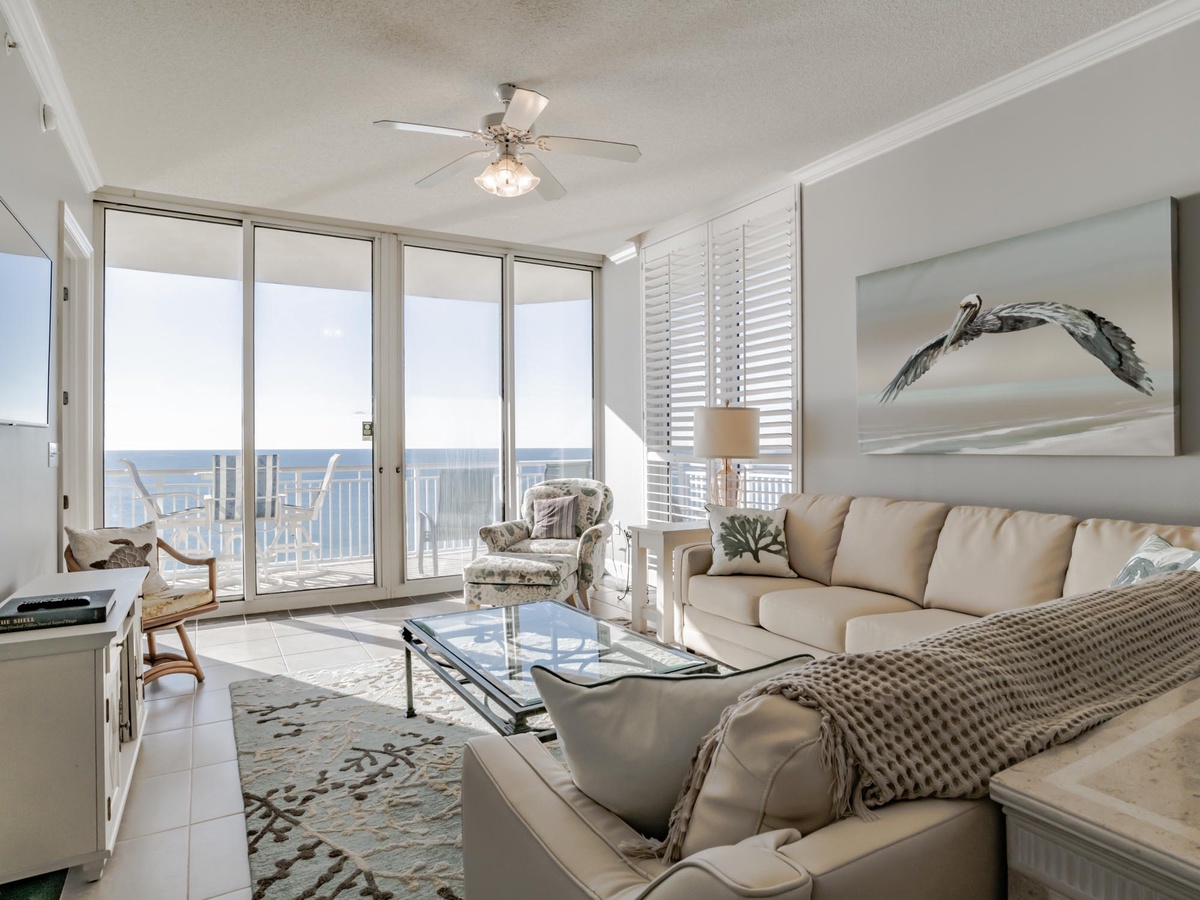Pearl 1706 Living Room