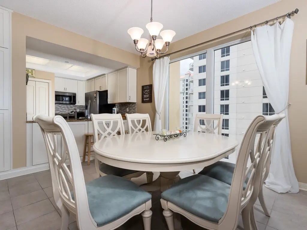 Unit 1101 Dining Area