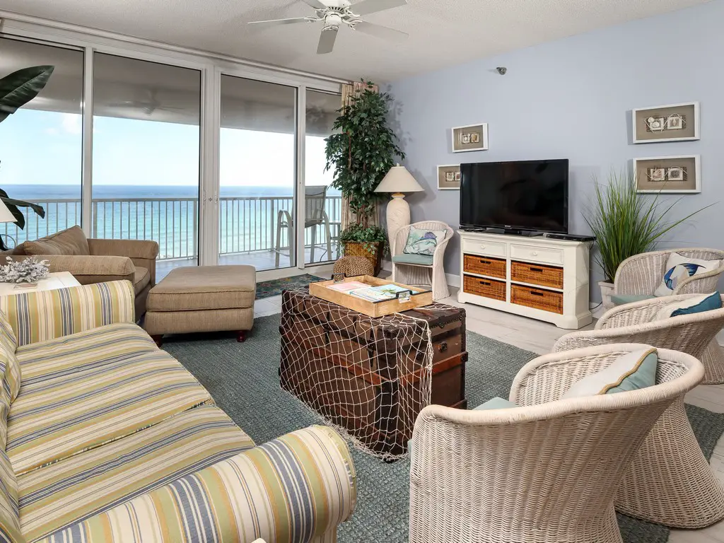 Unit 601 Living Area